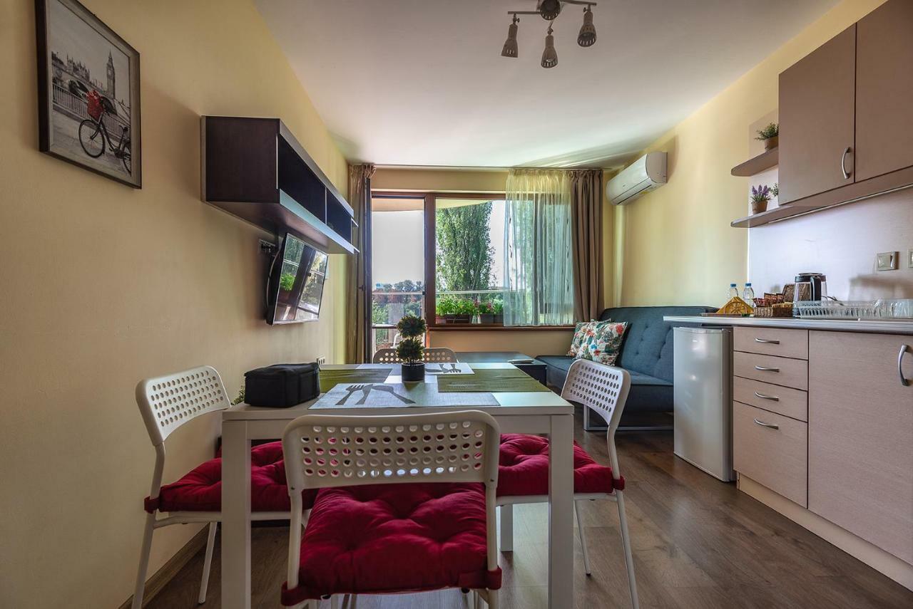 Riverside Apartments Plovdiv With Free Parking ภายนอก รูปภาพ