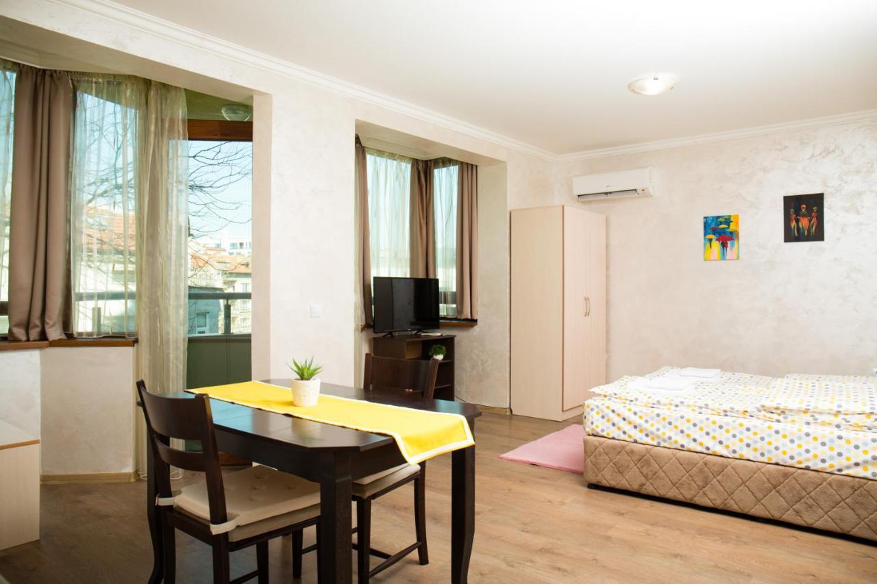 Riverside Apartments Plovdiv With Free Parking ภายนอก รูปภาพ